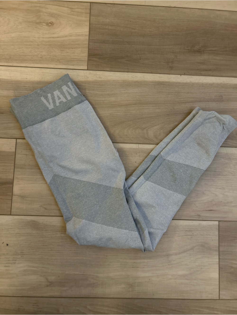 Vanquish Light Gray Seamless Leggings
